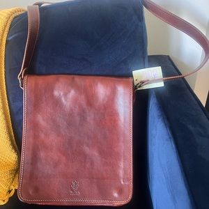 Vera Pelle leather unisex crossbody messenger bag